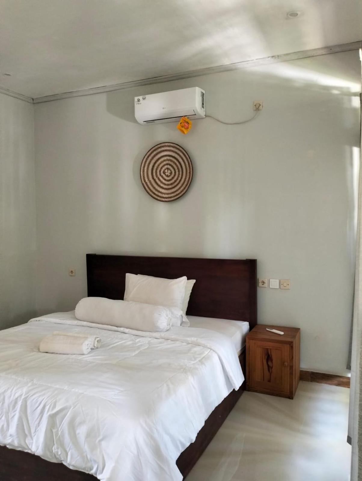 Kri Homestay Kuta  ภายนอก รูปภาพ