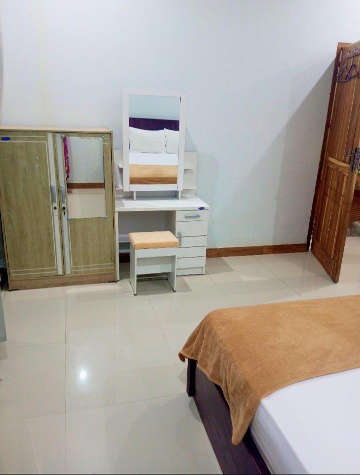 Kri Homestay Kuta  ภายนอก รูปภาพ