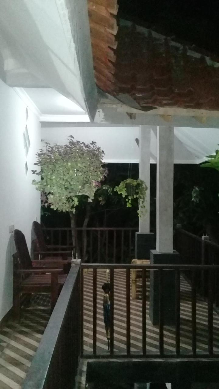 Kri Homestay Kuta  ภายนอก รูปภาพ