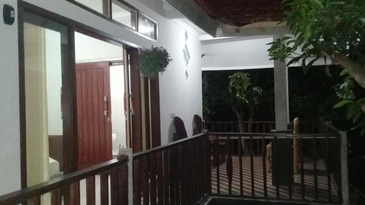Kri Homestay Kuta  ภายนอก รูปภาพ