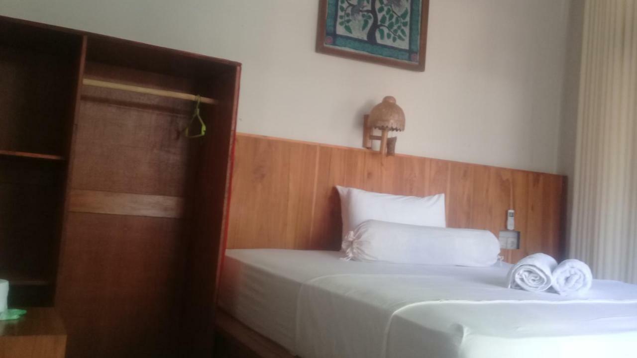 Kri Homestay Kuta  ภายนอก รูปภาพ